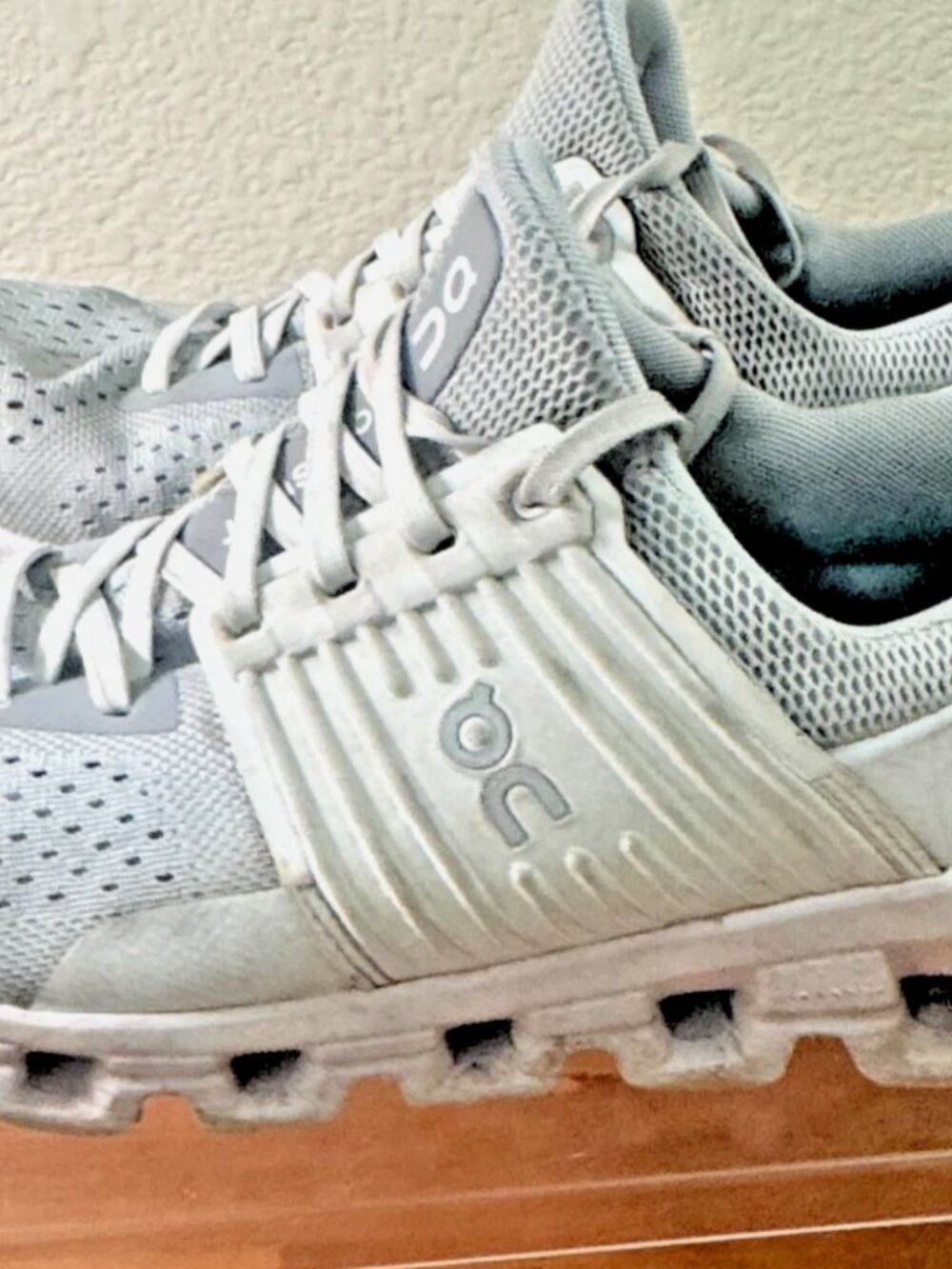 ON Cloud Cloudswift Running Shoes Glacier Grey White Women's Size US 9 Gym